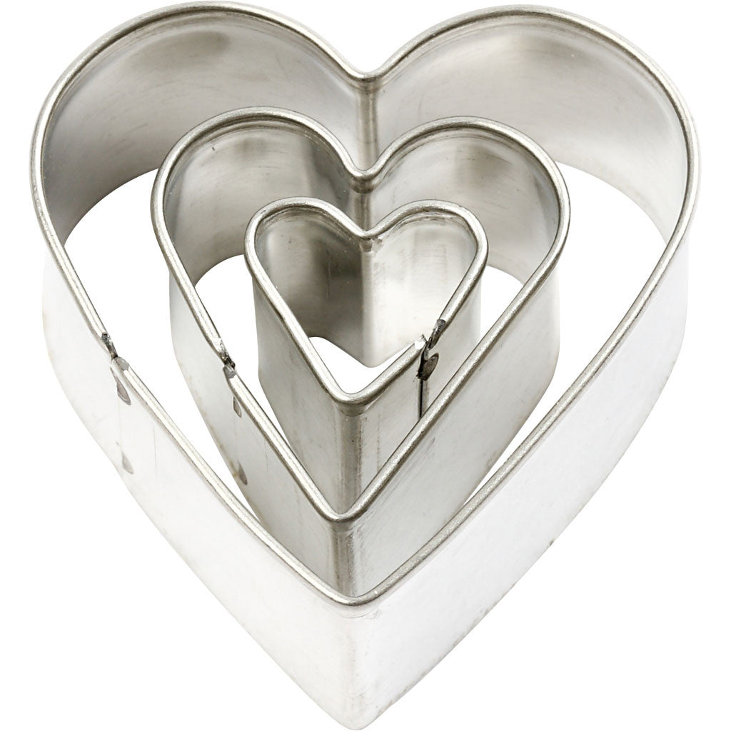 Makins metal shape heart cutters set of 3
