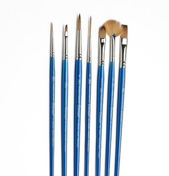 Cotman Brushes have a blend of differing thickness fibres. The thicker fibres give strength and spring whilst the thinner fibres improve colour carrying capacity. These fibres help to retain a perfect point.