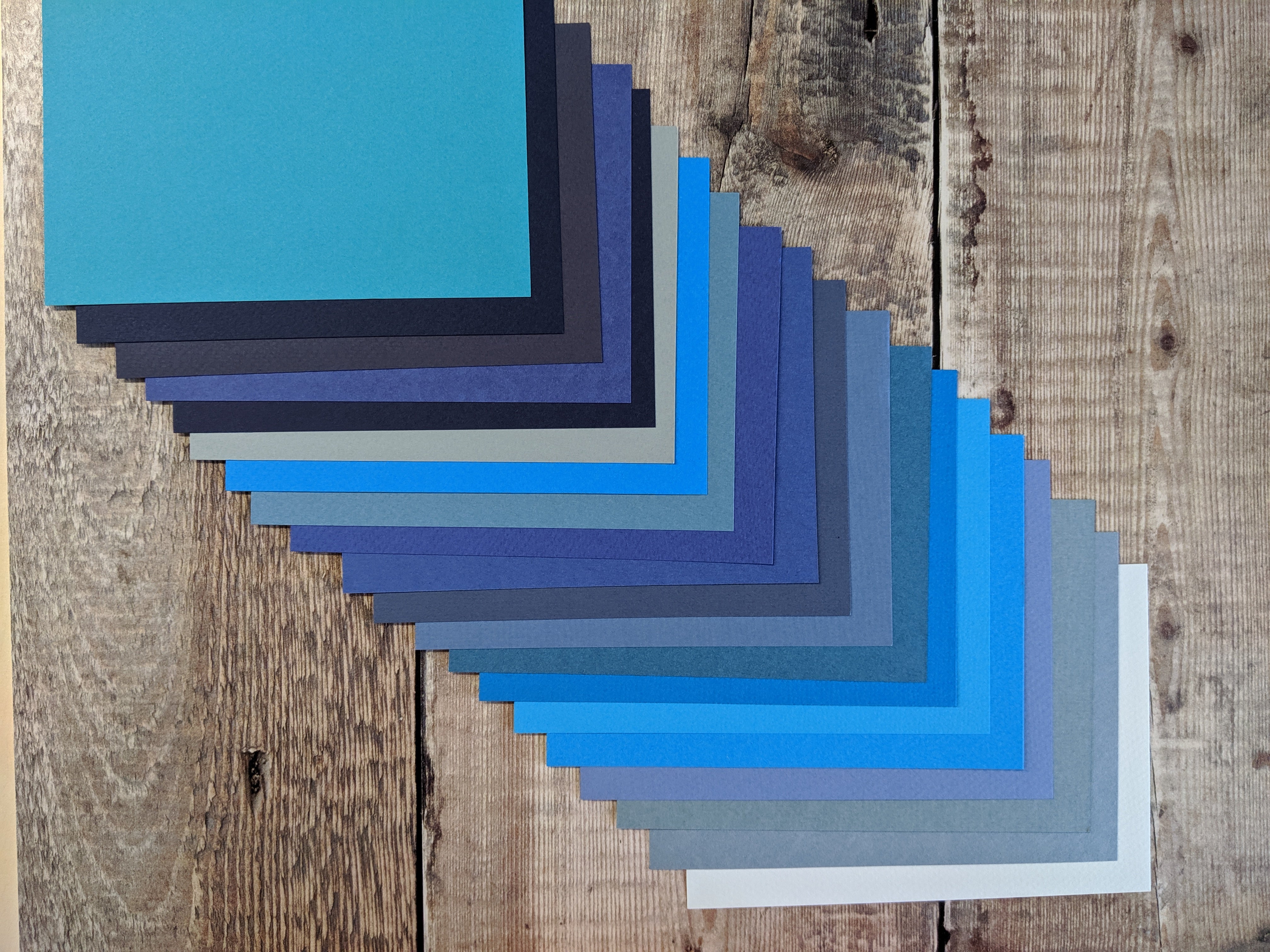 20 Layered pack of Blue Tones Hammered 160 gsm paper A4