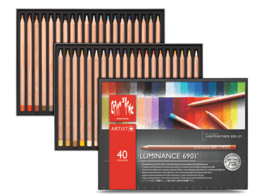 Cardboard box with 40 colours assortment. Caran d'Ache is a name synonymous with quality and professional artists. Obtaining the highest lightfastness