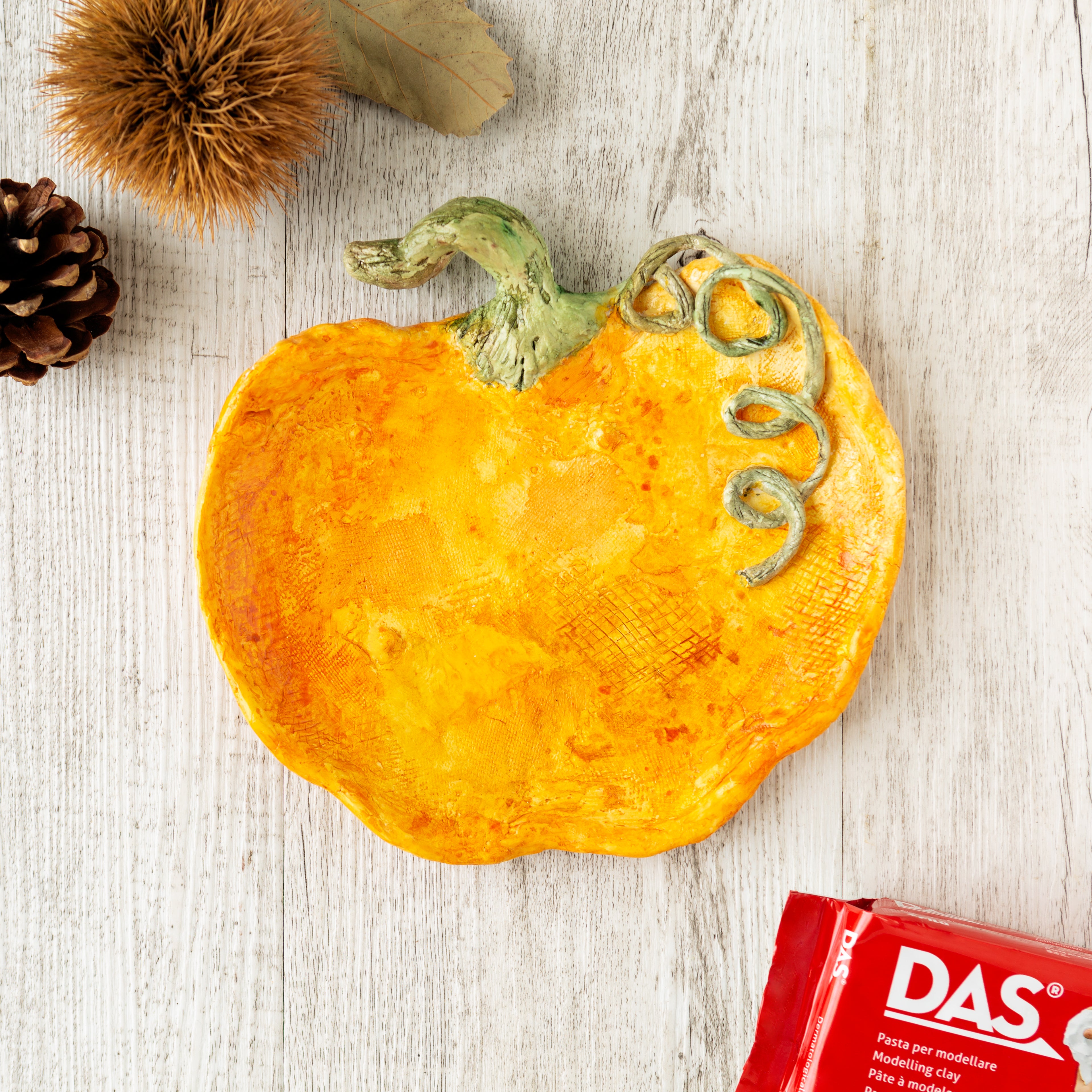 DAS White Air Drying Modelling Clay 1kg pumpkin shape