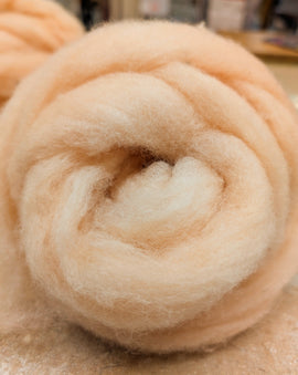 Carded Corriedale Wool Sliver Colour PasteyPink 50g e