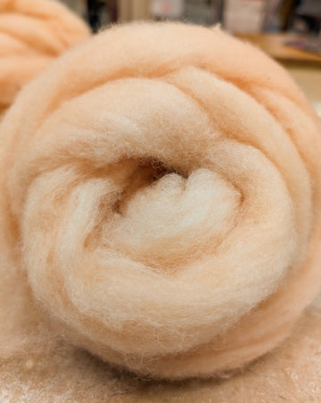 Carded Corriedale Wool Sliver Colour PasteyPink 50g e