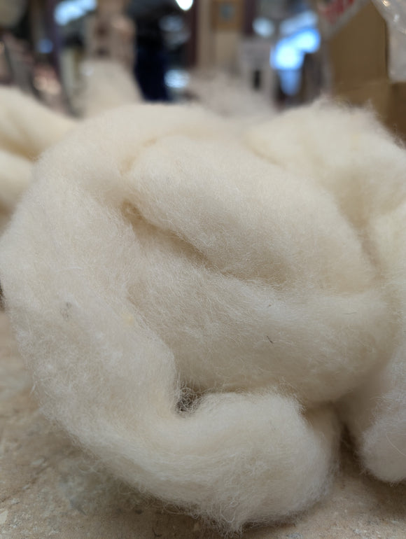Carded Norwegian Wool Sliver Colour White 50g e