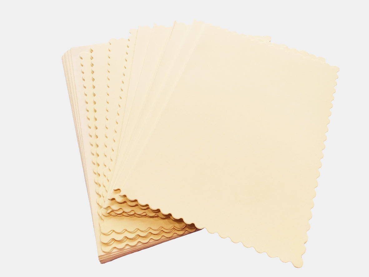 docrafts Papermania 300 gsm Scalloped Cards and Envelope pack  5 x 7 Inches 12 Pack Cream