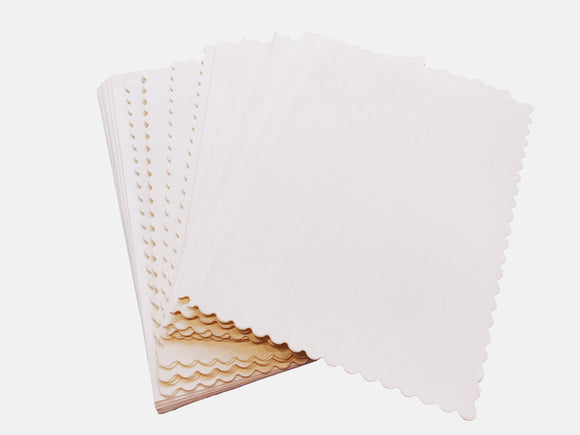 docrafts Papermania 300 gsm Scalloped Cards and Envelope pack 5 x 7 Inches 12 Pack White