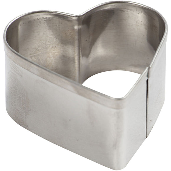 Makins metal shape heart cutters set of 3