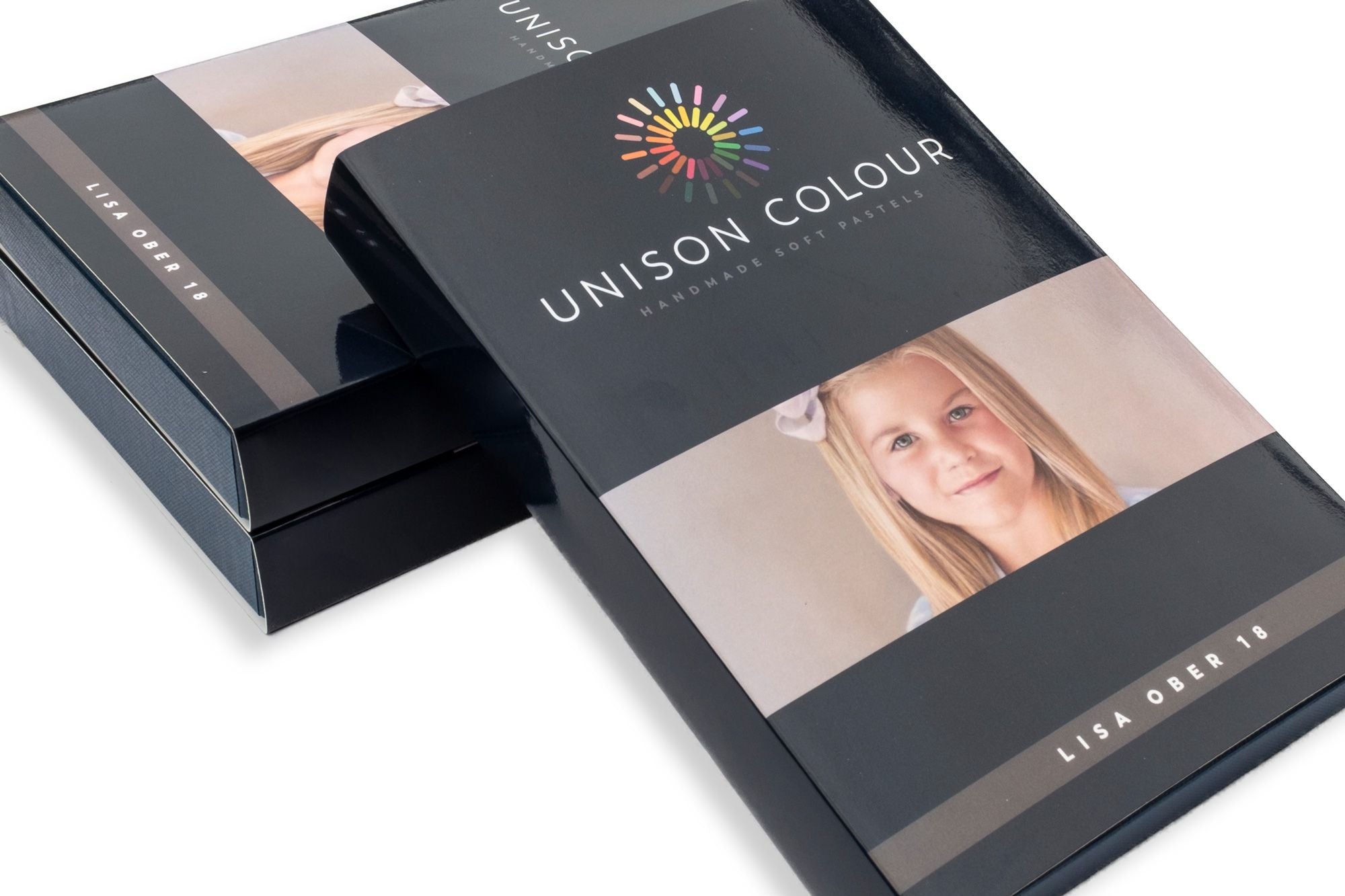 Stunning soft pastel portrait set, containing 18 colours. The perfect selection for shadow colours to highlights, you’ll find this set to be an excellent source of rich colour that will make your portraits come to life. Lisa Ober has worked with Unison Colour to hand-select many of the beautiful colours she uses in her portrait work. 