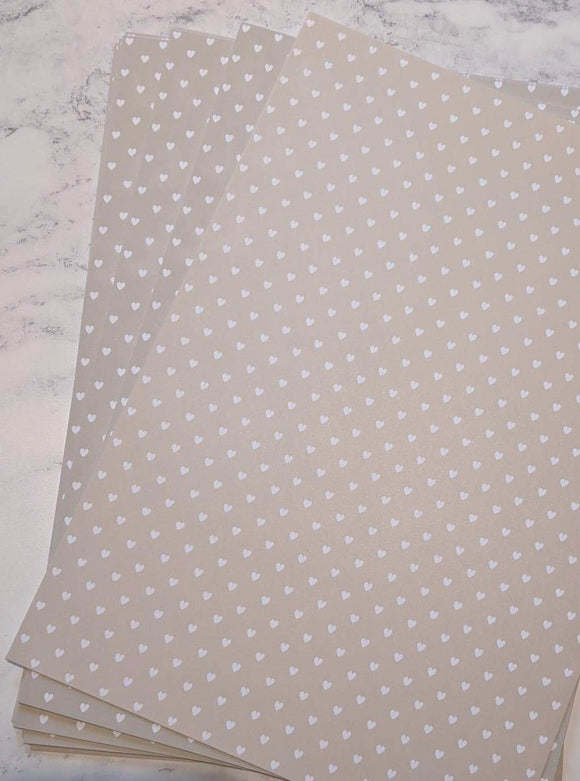 A4 Smooth card 280 gsm : White heart pattern