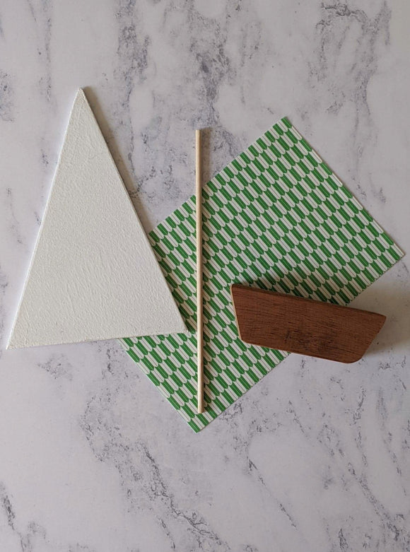 Emily Longhurst: Paint your own mini sail boat : Arty Box Kit