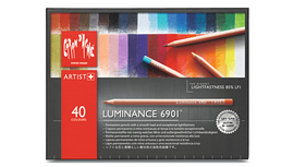Cardboard box with 40 colours assortment. Caran d'Ache is a name synonymous with quality and professional artists. Obtaining the highest lightfastness